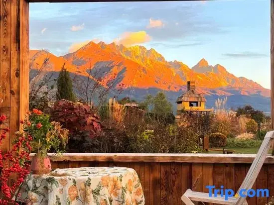 Rustlux LAN XUN · Snow Mountain View Garden Courtyard Designer Meisu