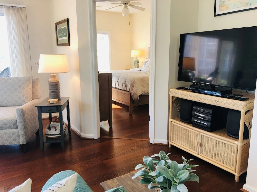 Holden Hideaway 2 Bedroom Condo by RedAwning