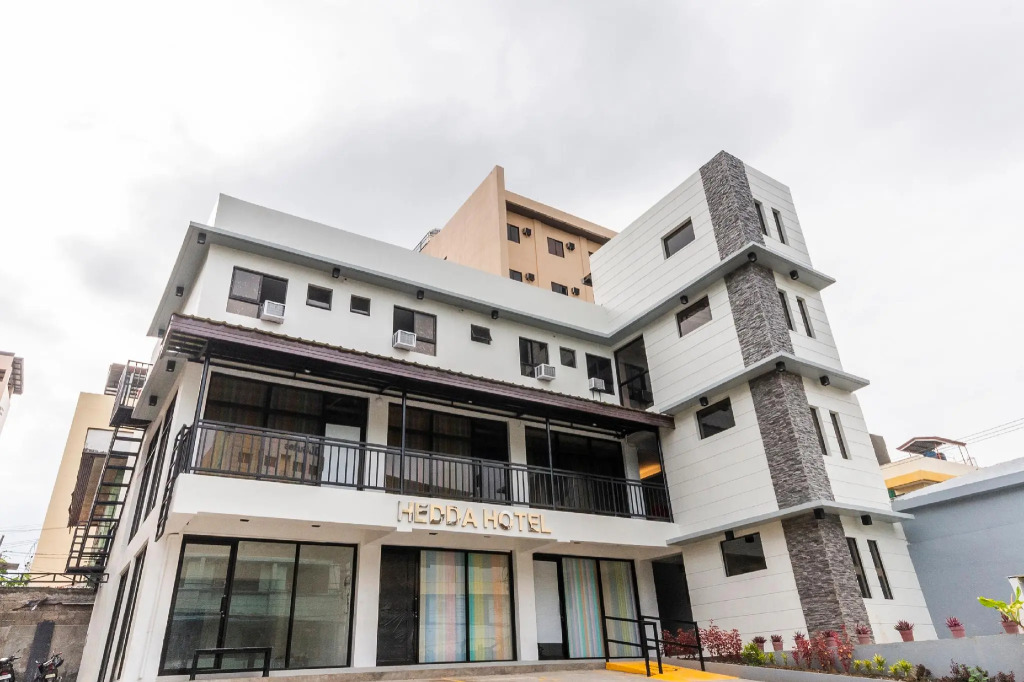 OYO 476 Hedda Hotel (Quarantine Hotel)  (Vaccinated Staff)