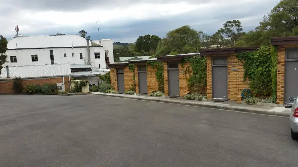 Fish Creek Hotel