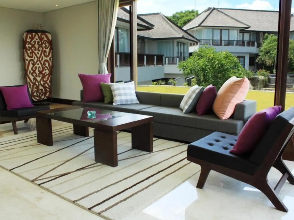 Sun Island Suites