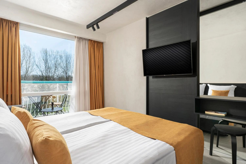 Zefir Hotel