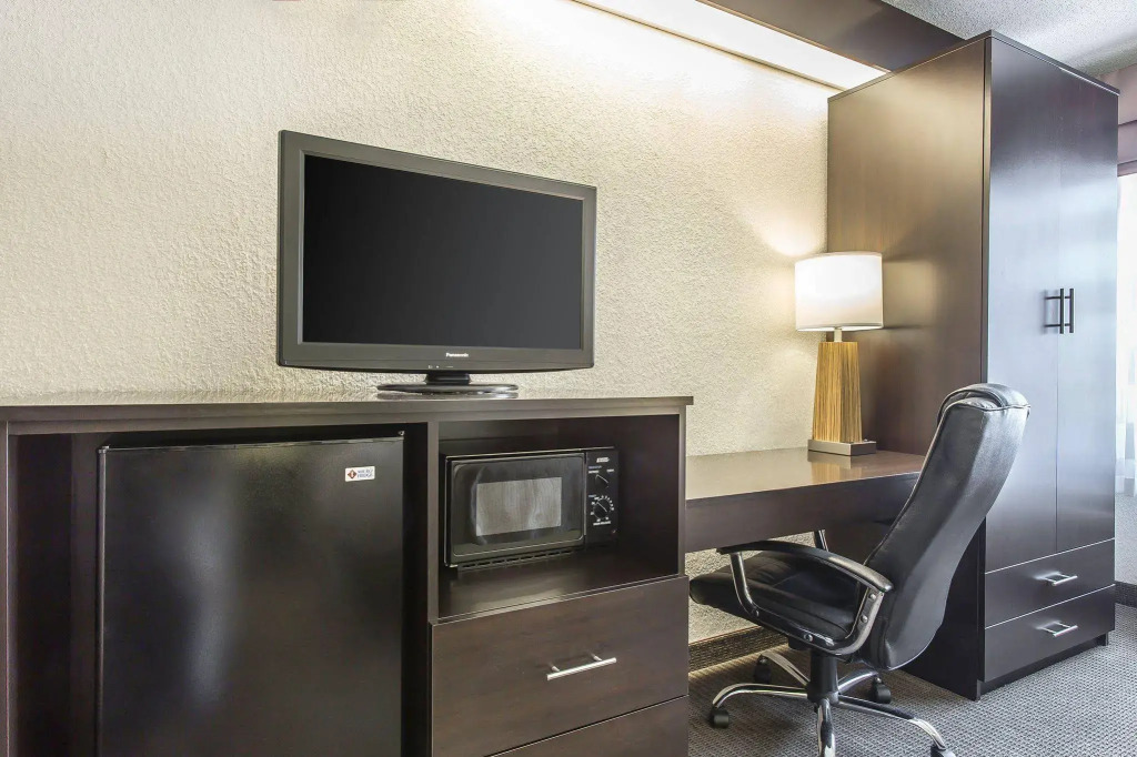 Sleep Inn & Suites