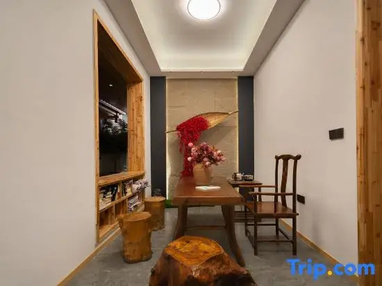 Instant • Audiovisual Homestay (Tianmen Mountain Cableway Station Branch)