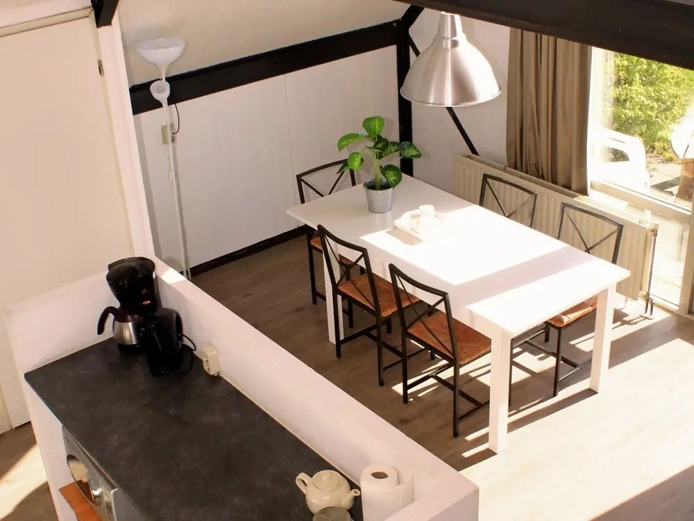 Cozy furnished house with a terrace, on a little beach