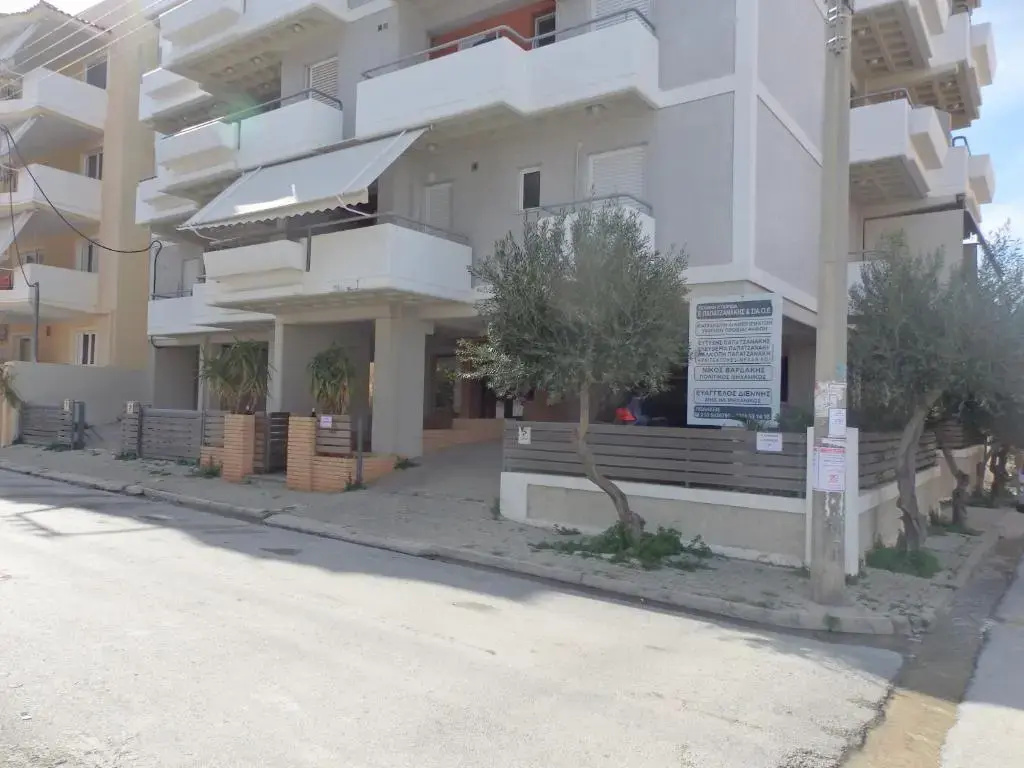 A&J Apartments or Rooms athens airport