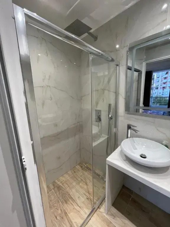 Boutique Central Studio Apartments - ENJOY TRAVEL