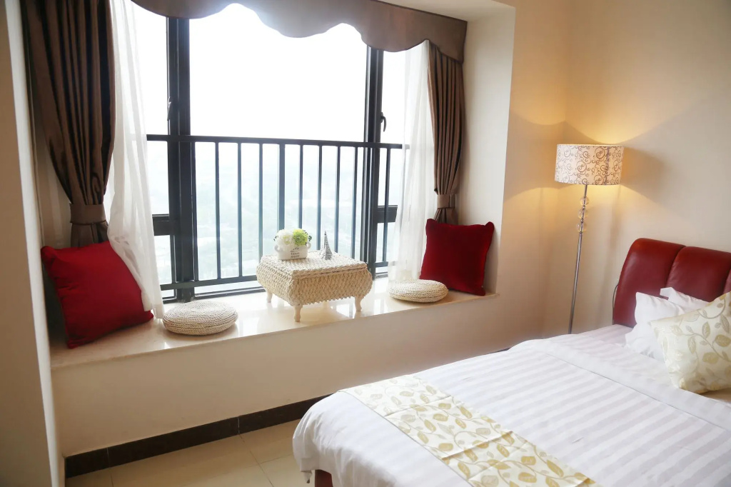 Yi Long International Apartment