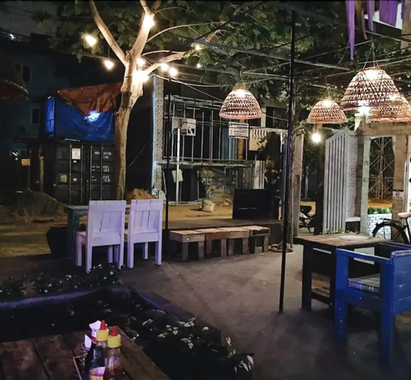 Bookaholic Beach Hostel