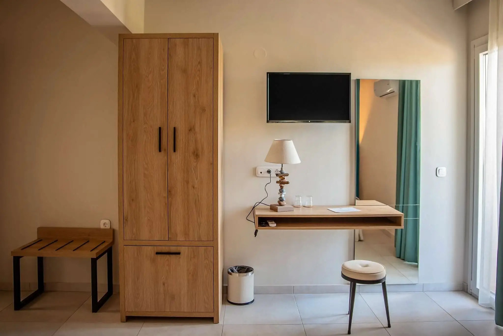 Mythic Summer Hotel