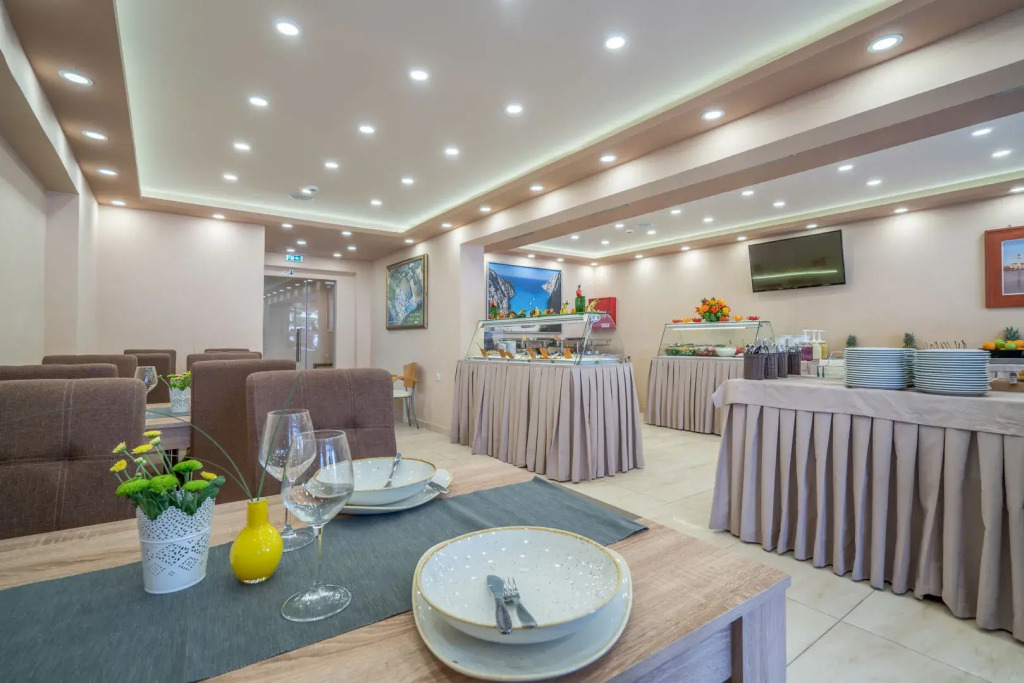 Denise Beach Hotel