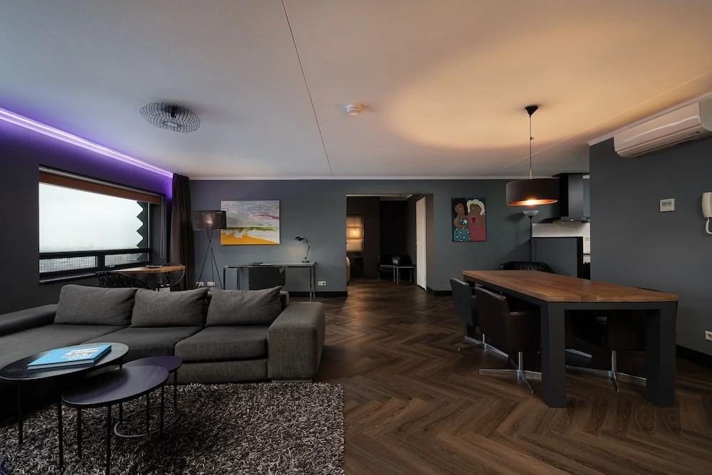 The Penthouse At The Hague Tower