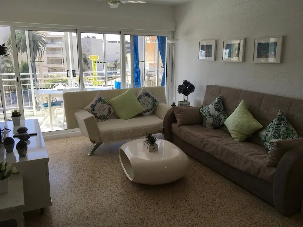 Adorable Apartment One Street From Beach