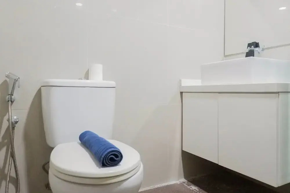 Comfy 2BR Apartment at Waterplace Residence Pakuwon Indah