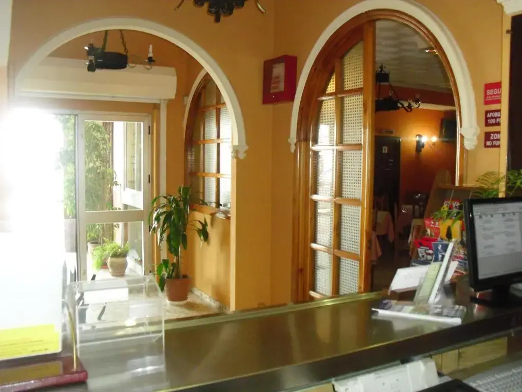 El Faisan C&R Hotel