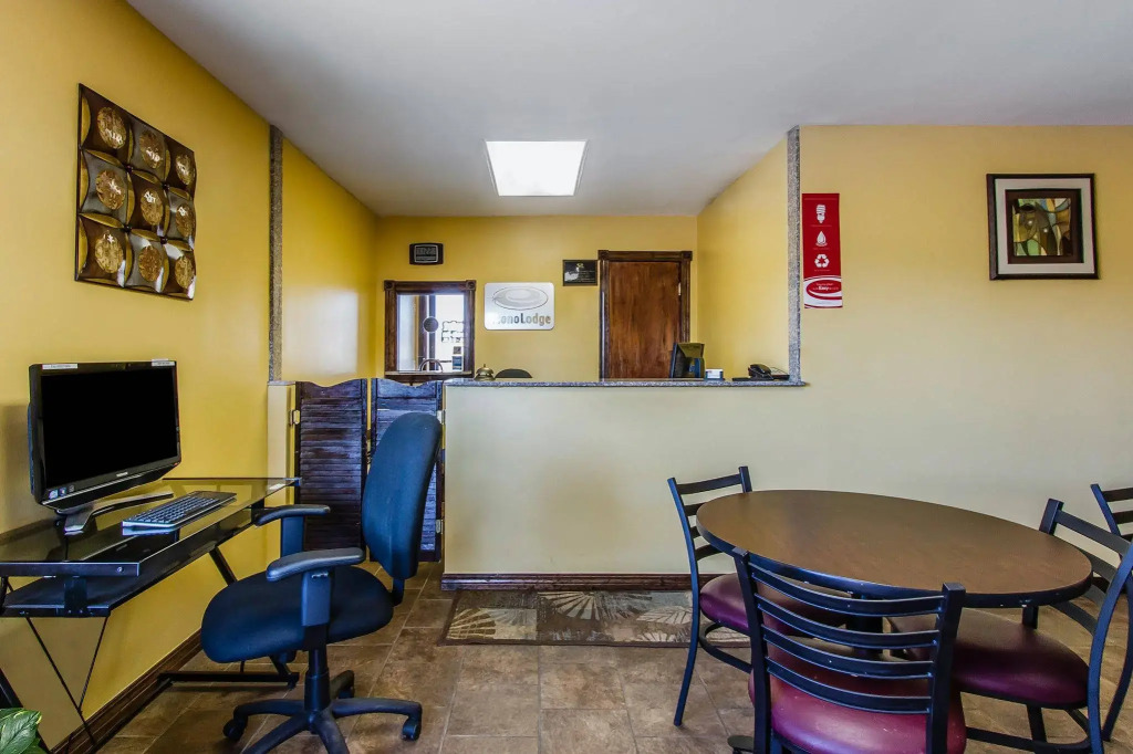Econo Lodge Purcell