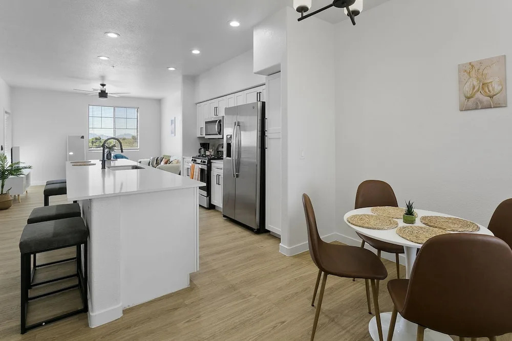 TWO Glendale CozySuites with Pool 2 & 9