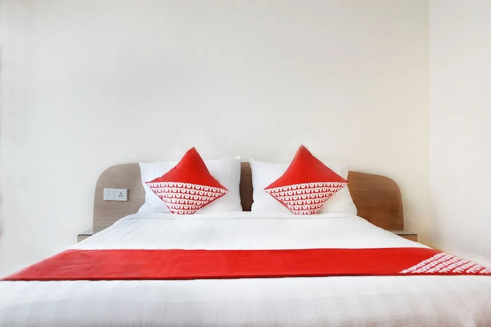 Capital O Business Hotel