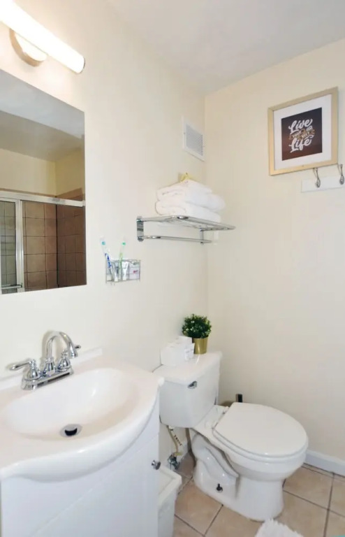 CH5 & CH7 - Majestic View Fully Furnished 1BR Dog Ok