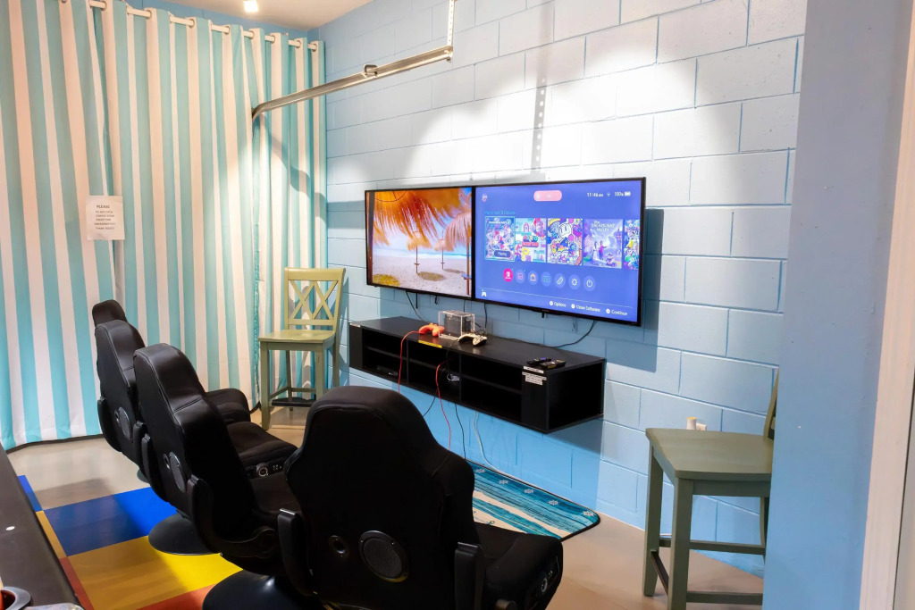 Sunkissed Oasis 5-bed Villa Pool Games Room