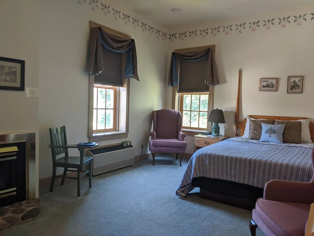 Oak Valley Inn and Suites