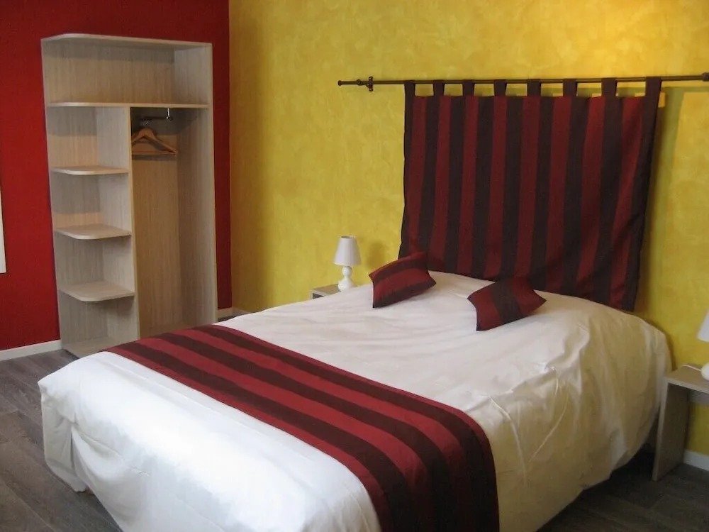Logis Hotel Restaurant Le Cheval Blanc