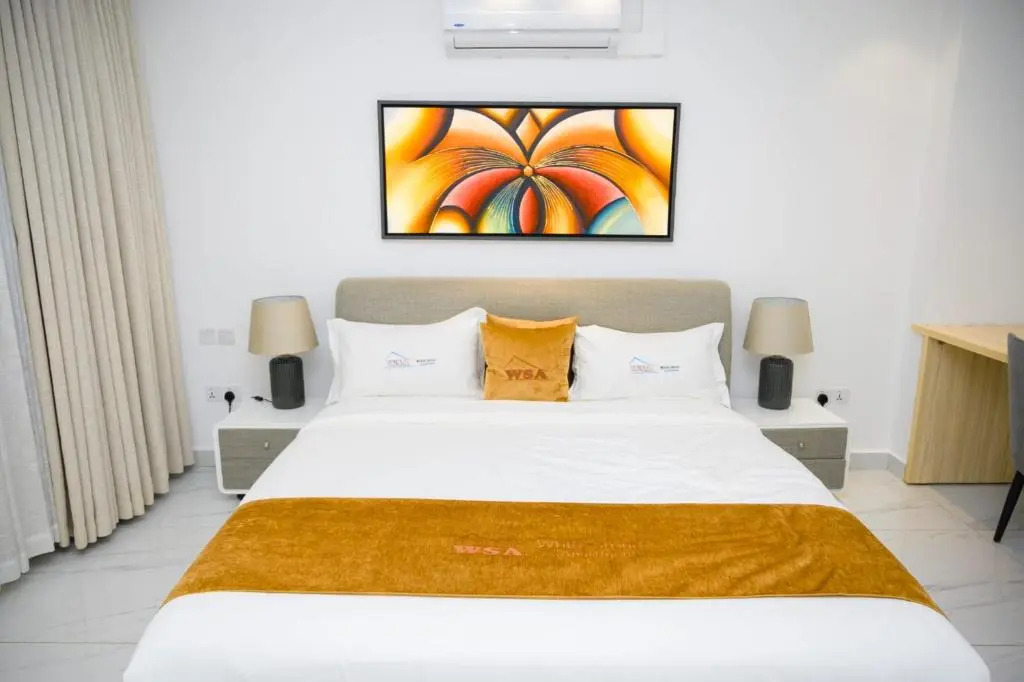 White Stone Apartments Nyarutarama