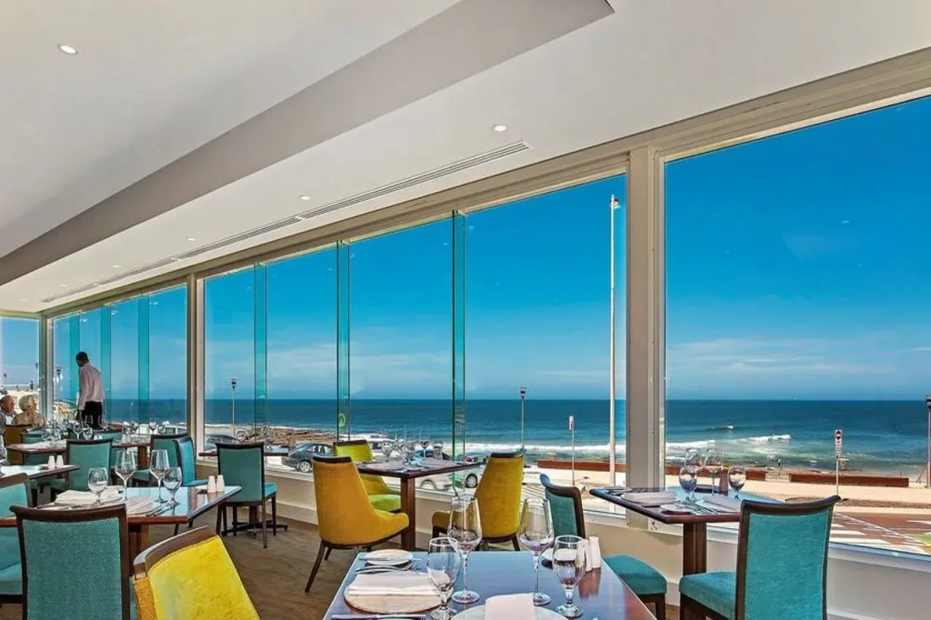 Noahs On the Beach