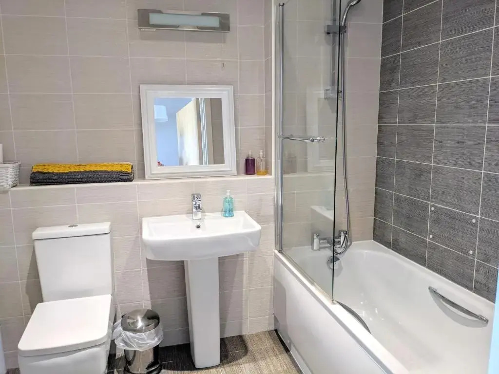 Koala & Tree - Modern 1 Bed apartment for 4 guests in the HEART of Cambridge - Short Lets & Serviced Accommodation