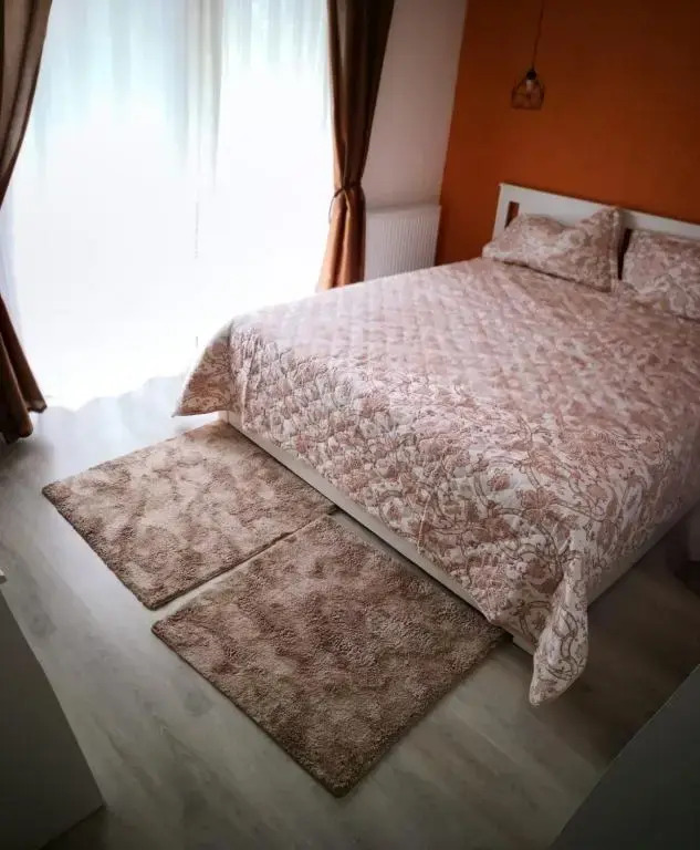 APARTAMENT GOLDEN ROSE 2