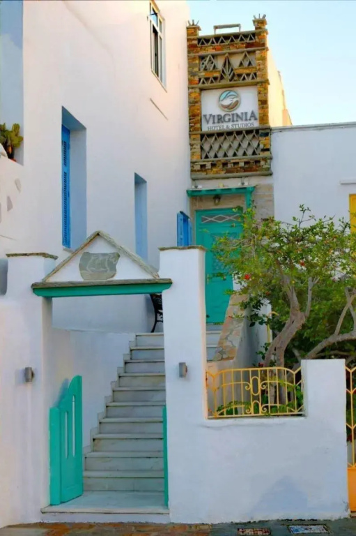 Tinos Heritage Plateia