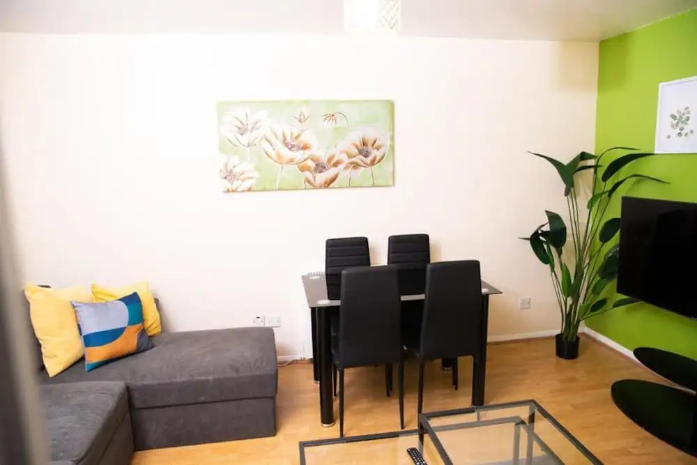 Inviting 1-bed Apartment in London, Near Hotsput