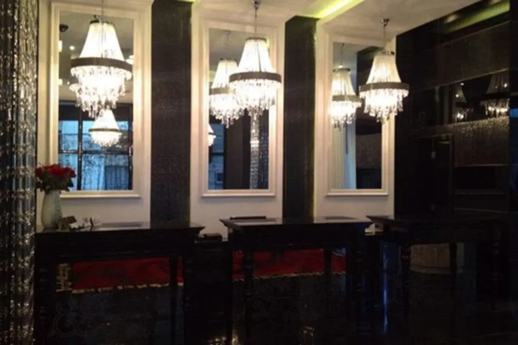 Elegance Bund Hotel