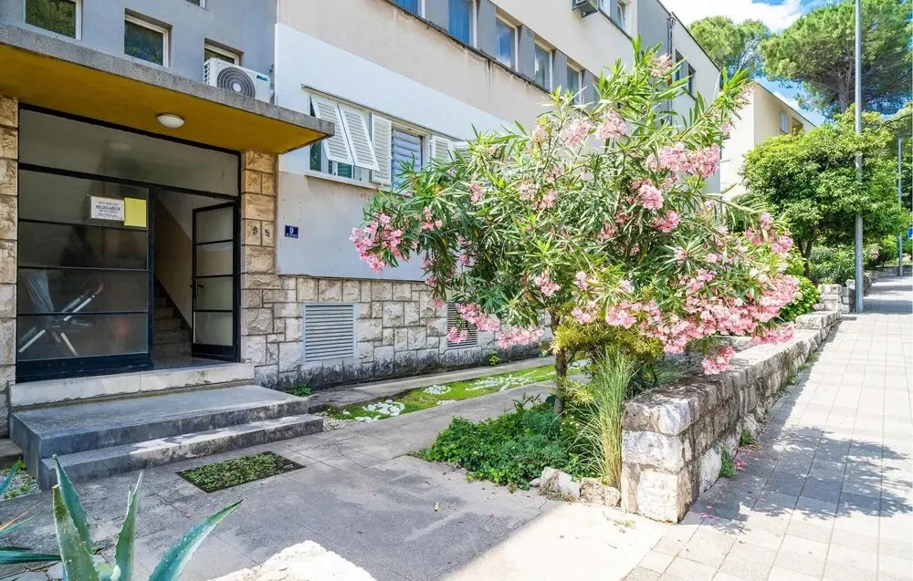 Nice Apartment in Dubrovnik With Wifi and 2 Bedrooms