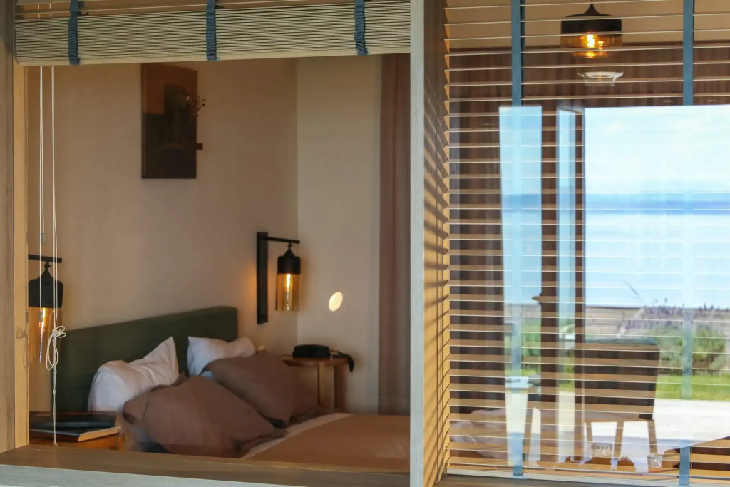 Elimnion Resort