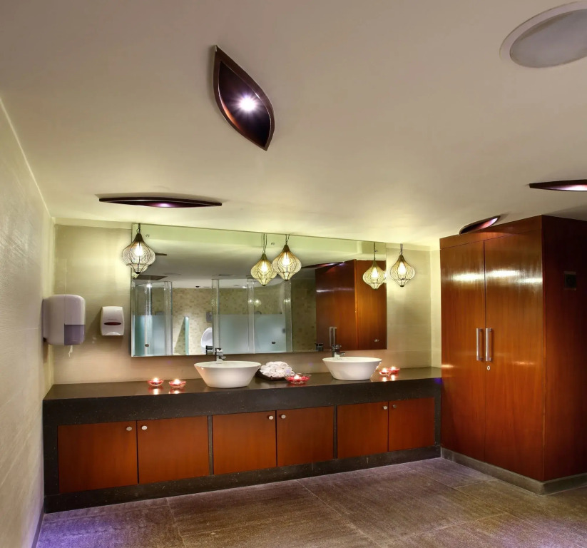 Mahagun Sarovar Portico Suites