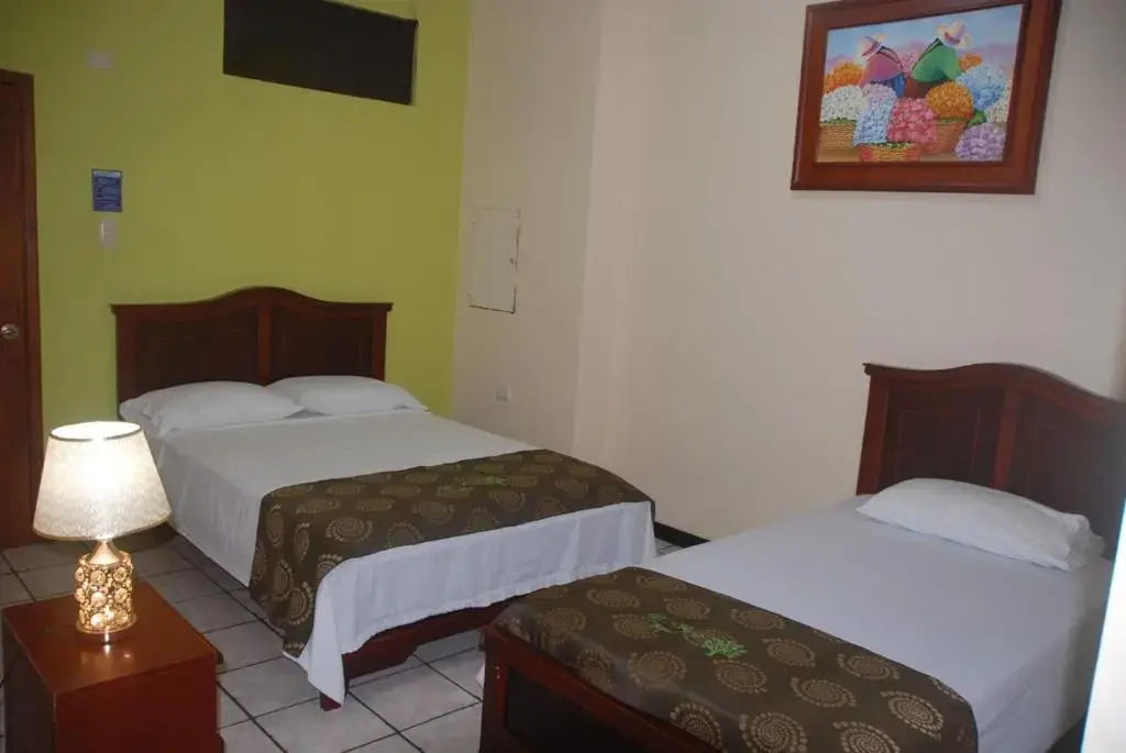 D’ RUIZ HOTEL