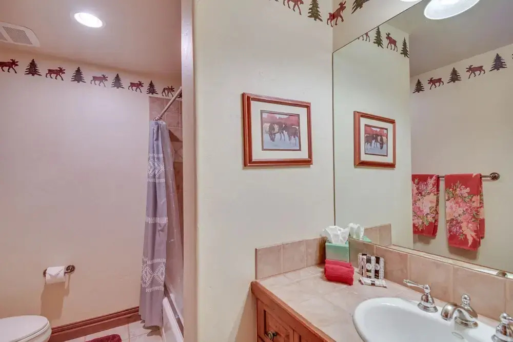 Cozy Avon Retreat w/ Private Deck & Pool Access!