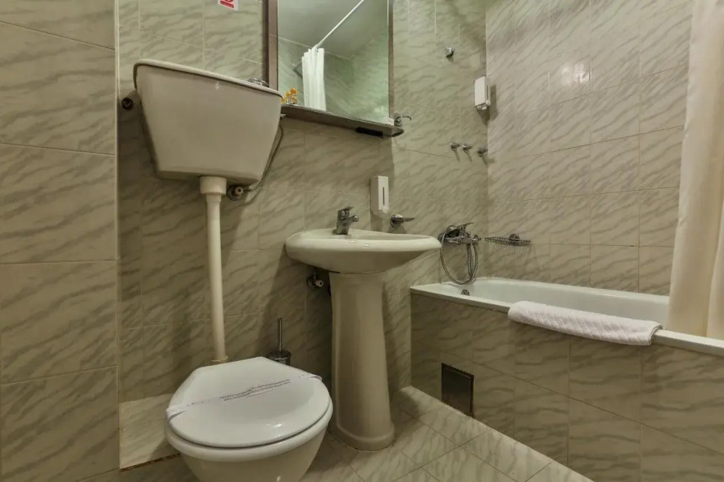 Villa Velzon Guesthouse
