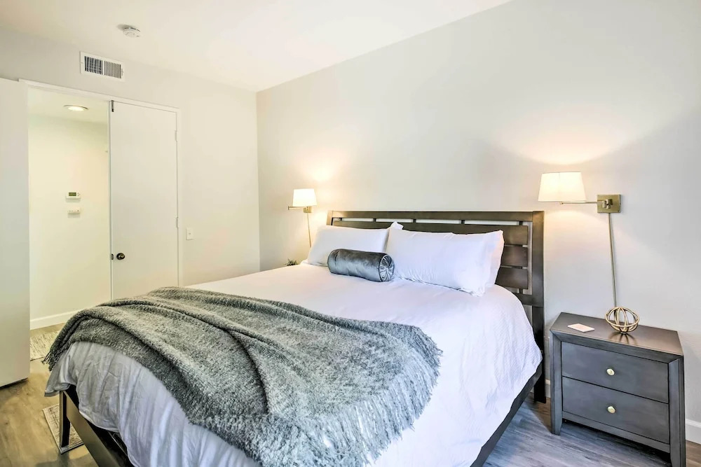 Modern Golf Course Retreat in Cathedral City!
