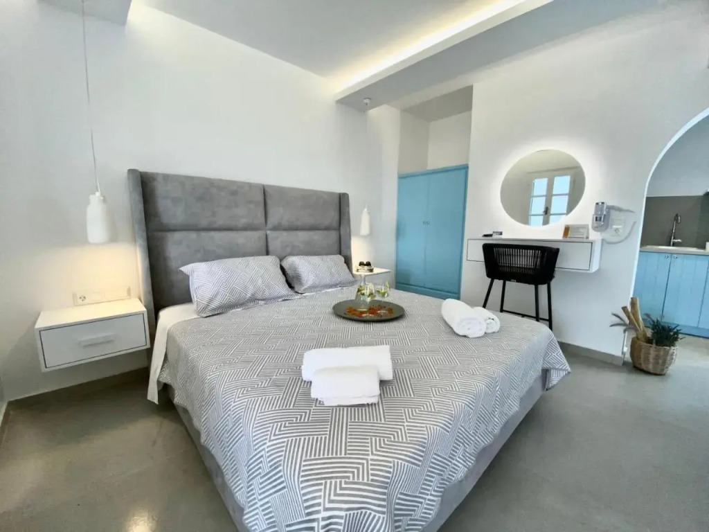 Alykes Studios & Suites