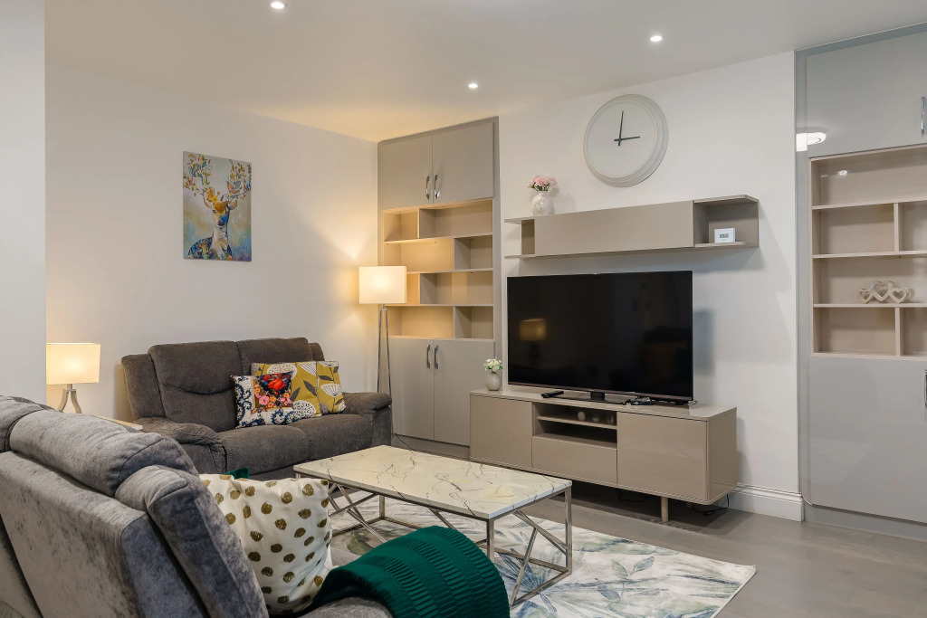 Brand new 3-bedroom with AC in Maida Vale