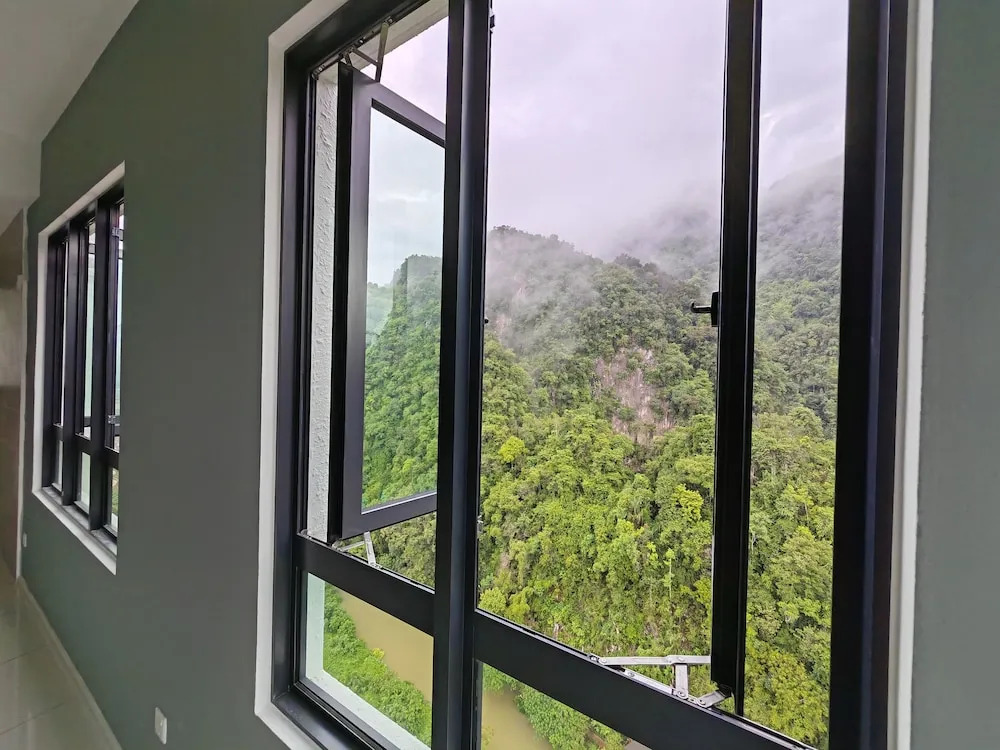 Mountain & Theme Park Views' Cozy Suite