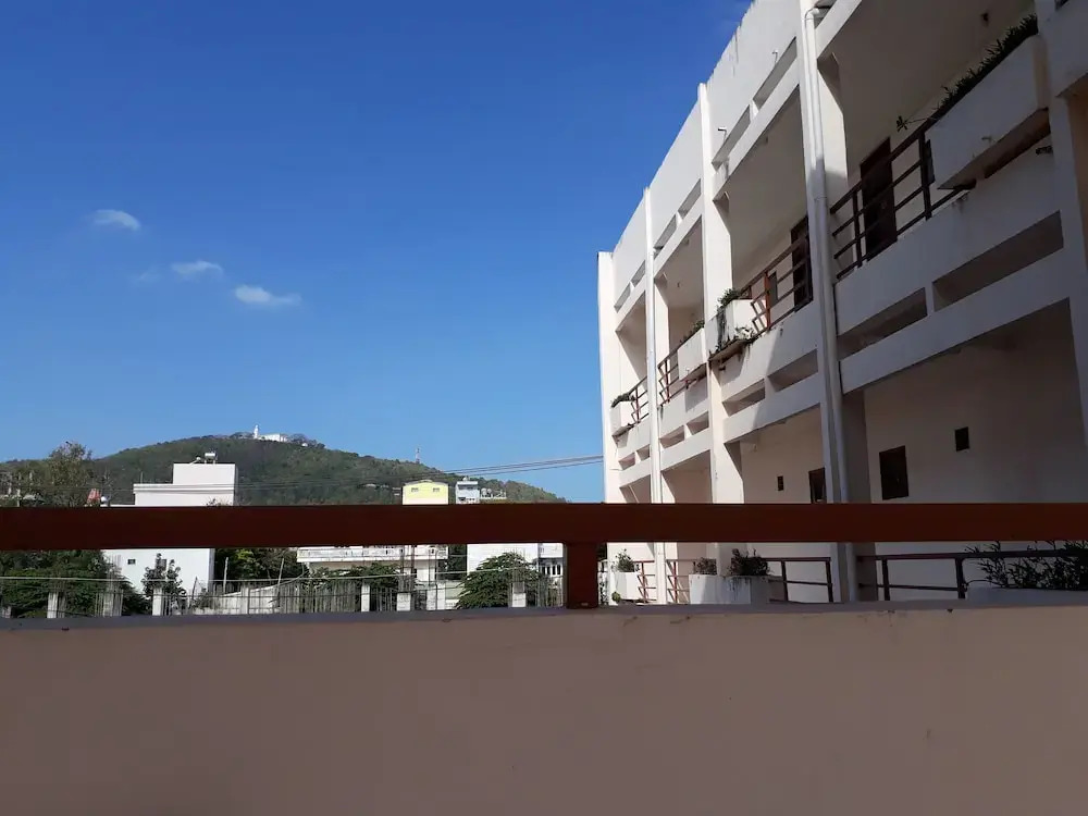 Ngan Hang Hotel