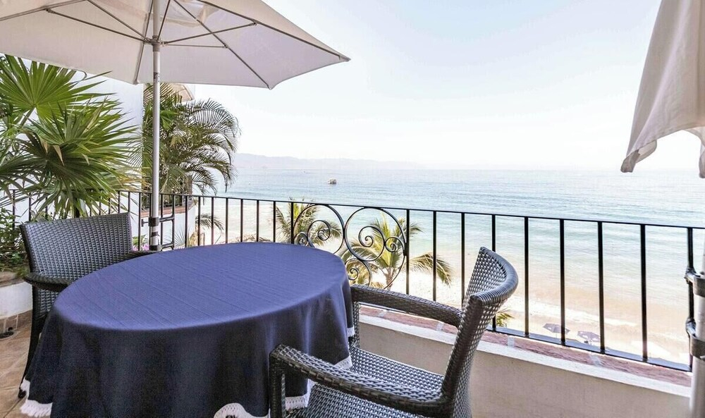 Ocean View 2Br Condo-balcony-beach-pool - 610