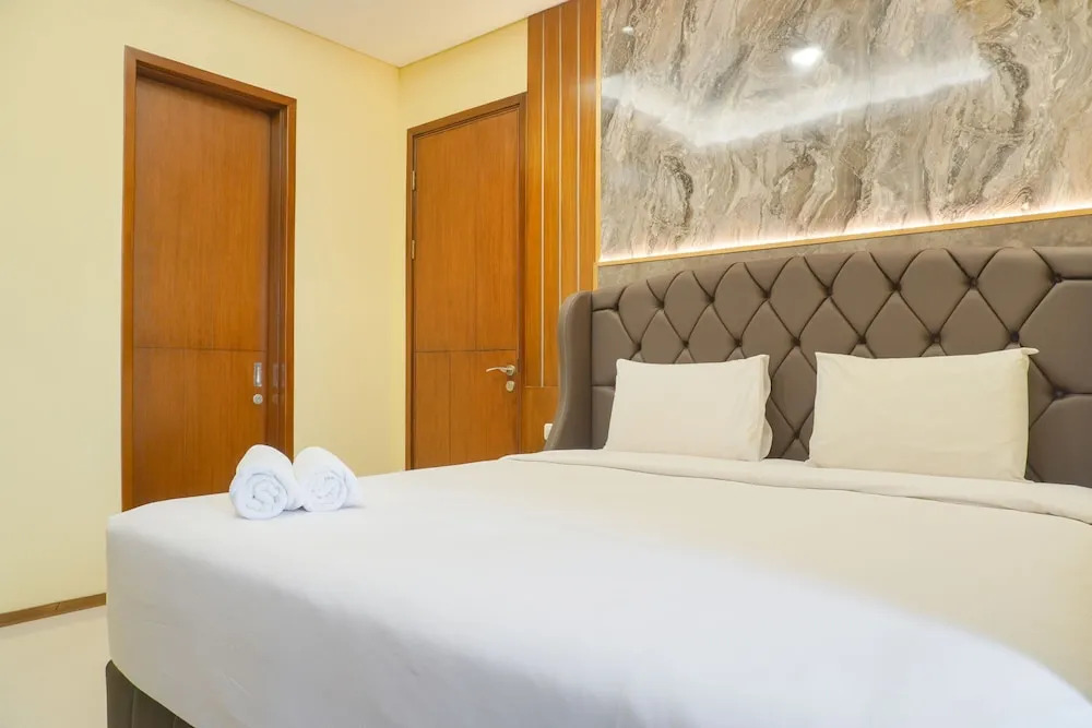 Homey And Spacious 2Br At Samara Suites Apartment
