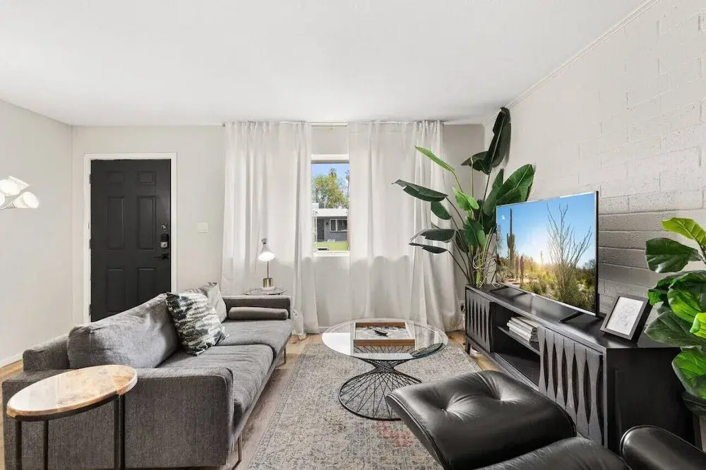 Fashion Square Apt3