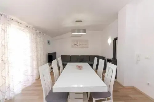 Apartments Kapelica