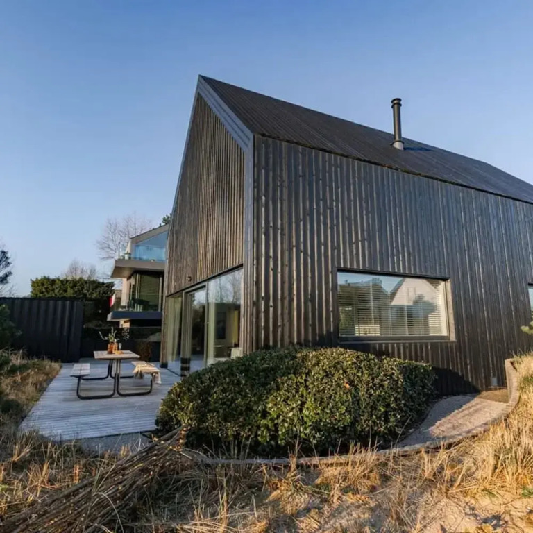 Stylish Holiday Home Close to the Beach