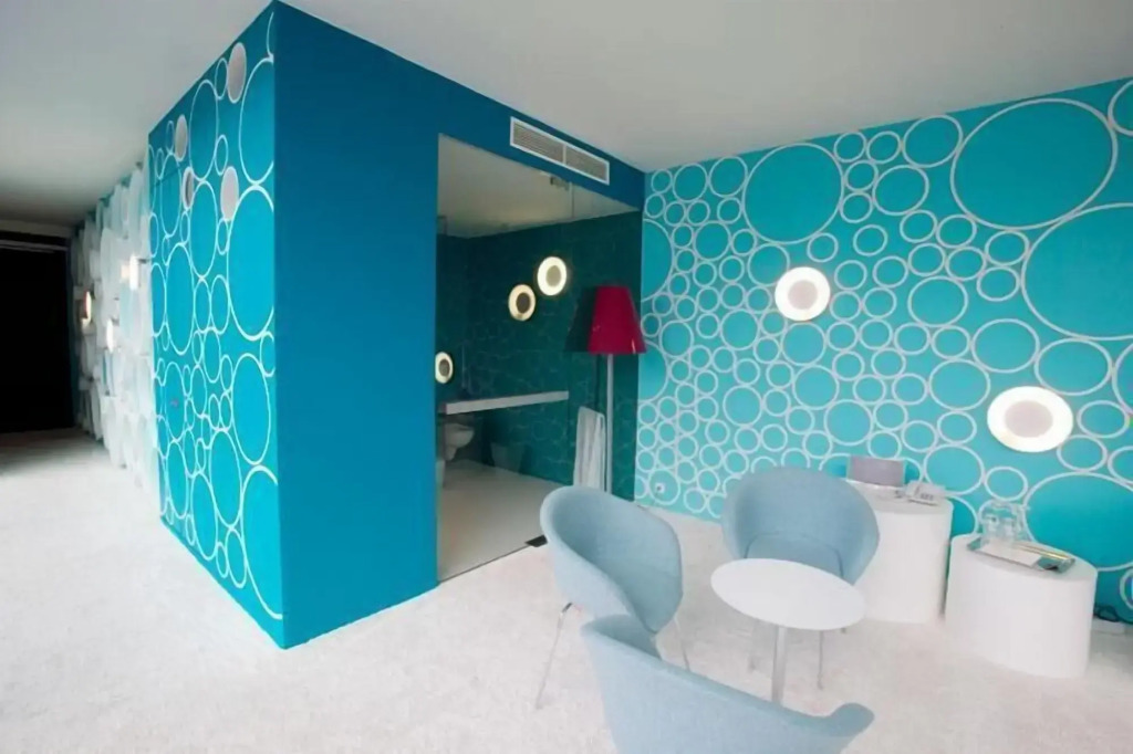 D-Hotel